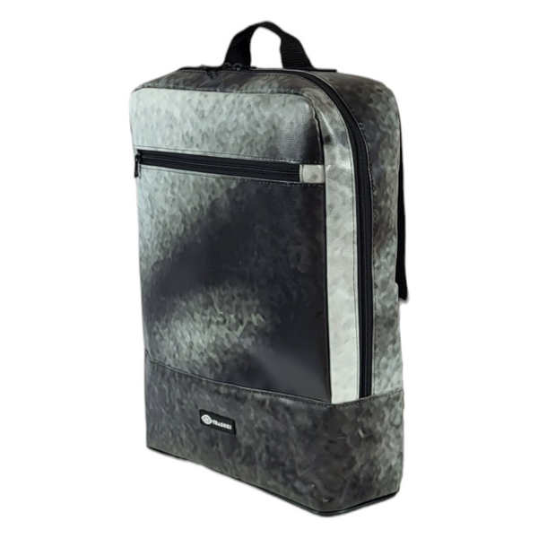 Plecak kostka z banerów 01