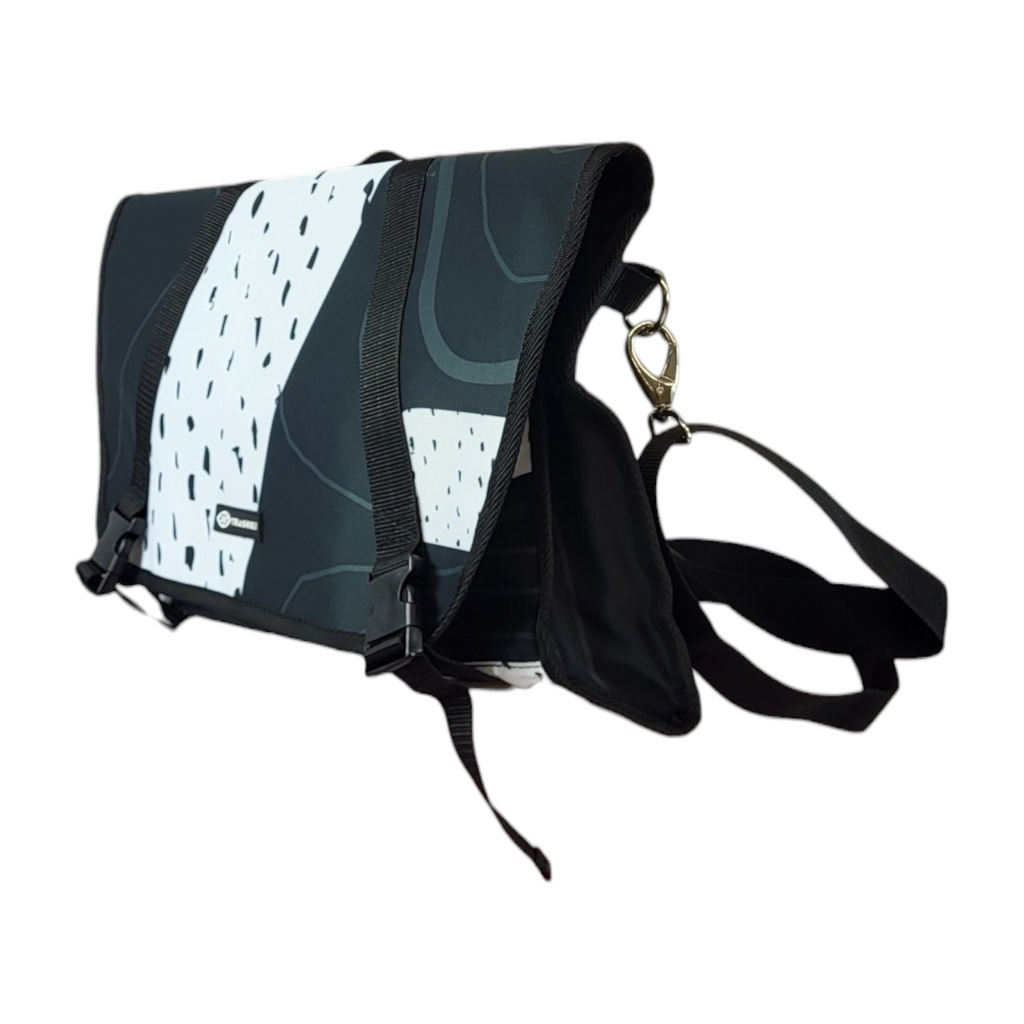 Messenger z klapą z tekstyliów reklamowych C06