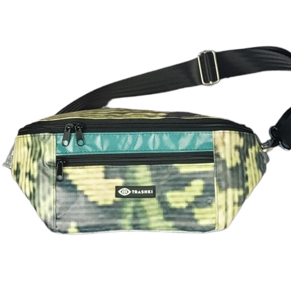 Saszetka z ekoplakatu i banerów - D06