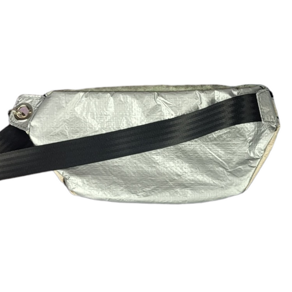 Saszetka z ekoplakatu i banerów - D08