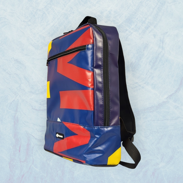 Plecak z banerów kostka 09