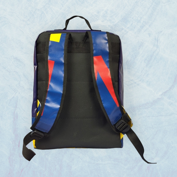 Plecak z banerów kostka 09