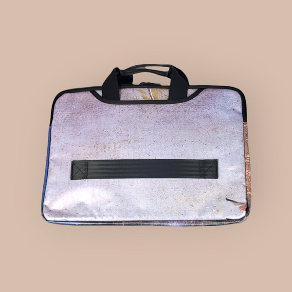 Futerał na laptopa 15'' z banerów A06