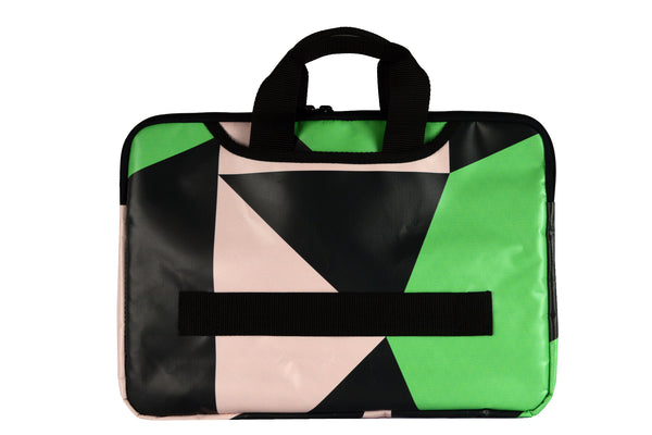 Futerał na laptopa 15'' z banerów 32