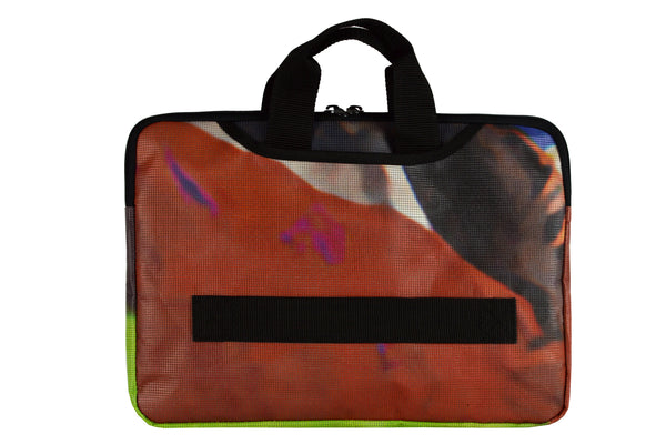 Futerał na laptopa 15'' z siatki mesh 46